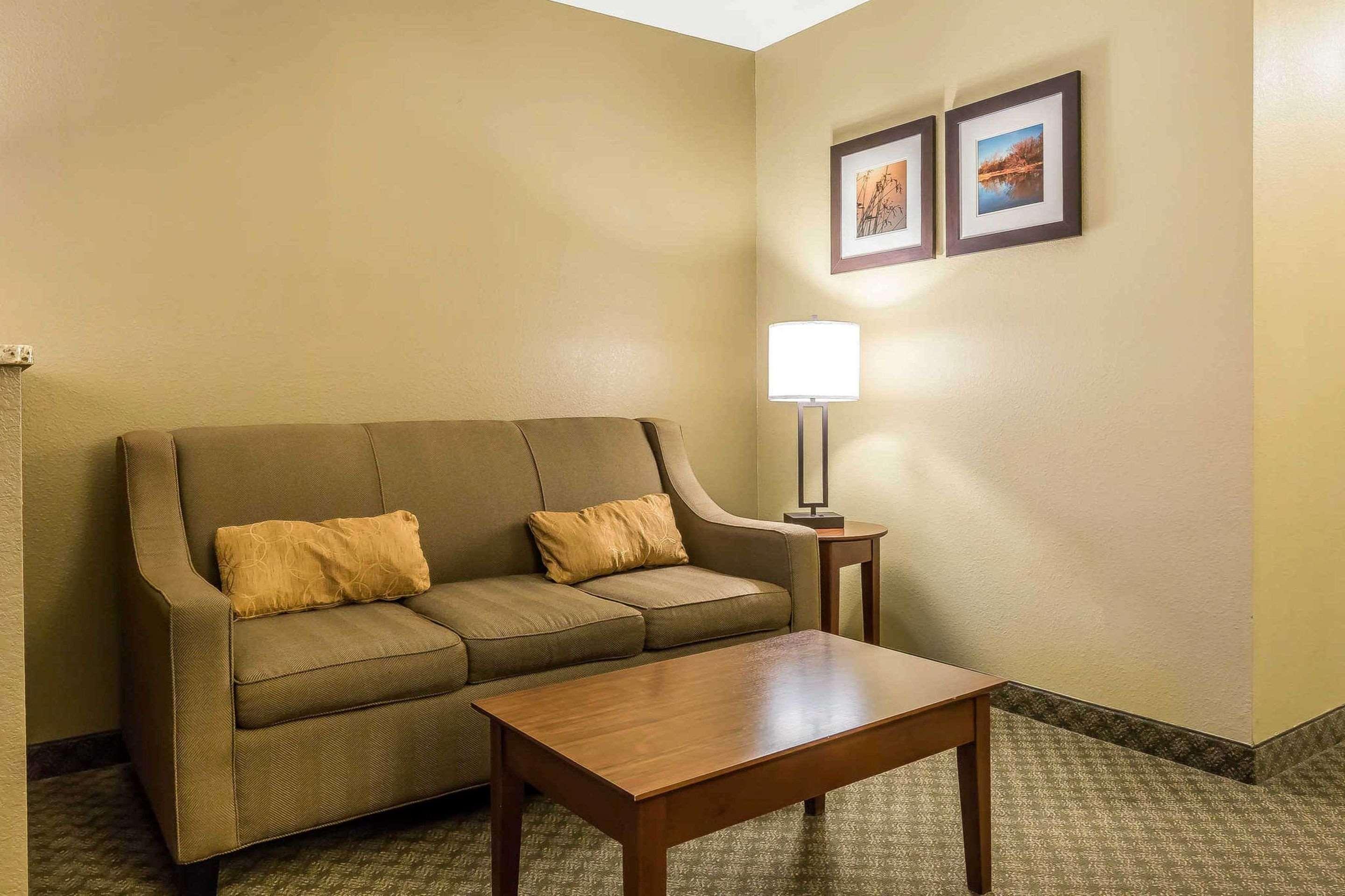 Comfort Inn & Suites East Moline Near I-80 Exterior foto