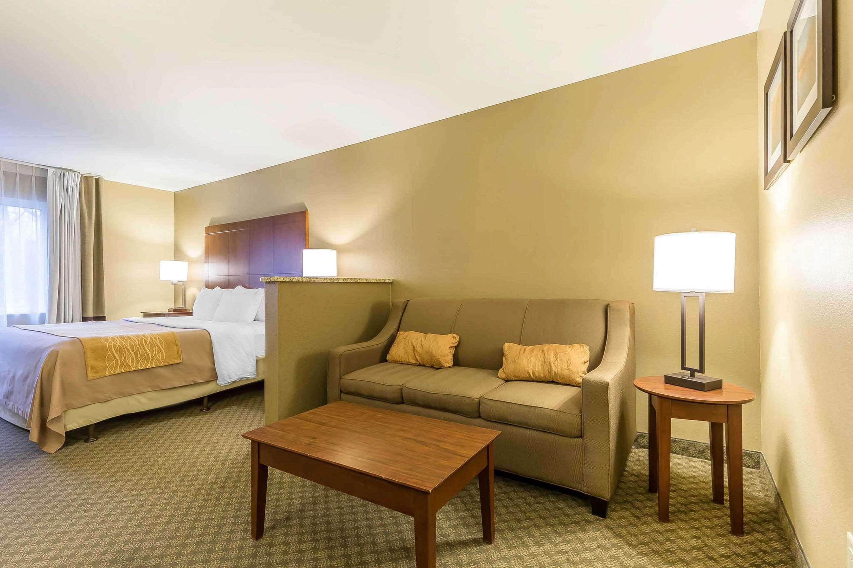 Comfort Inn & Suites East Moline Near I-80 Exterior foto